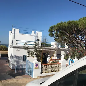 https://casa-la-gaviota-con-acceso-directo-a-la-playa.es-andalucia.com